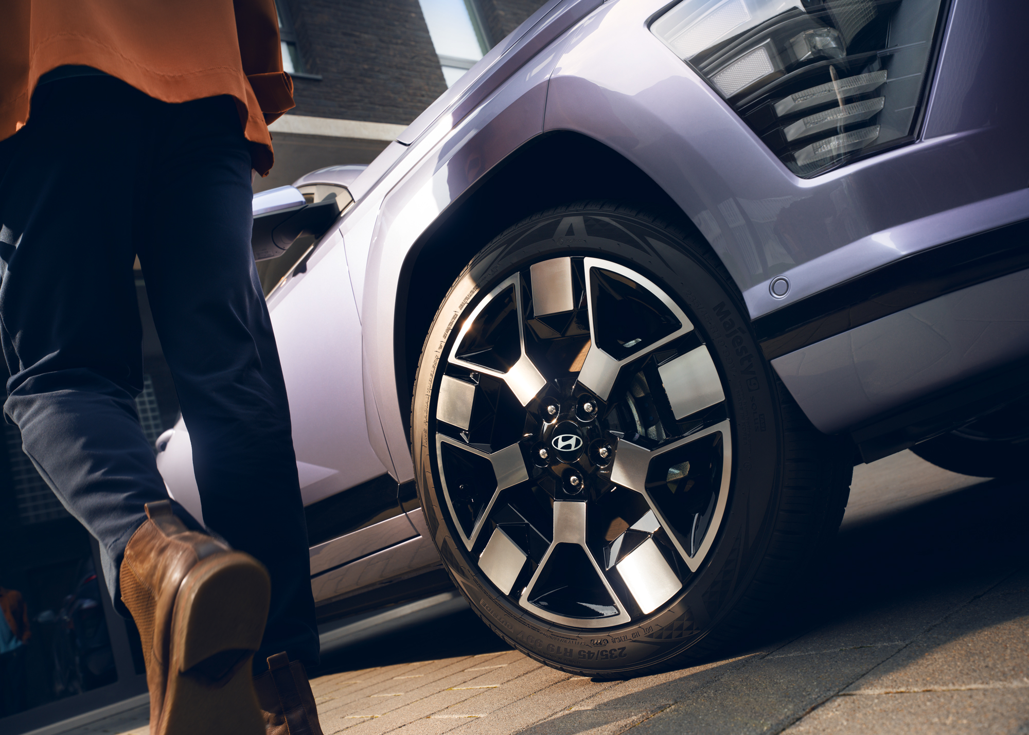 Hyundai BCH Return 26 HME SX2 EV LIFESTYLE 06 CMYK